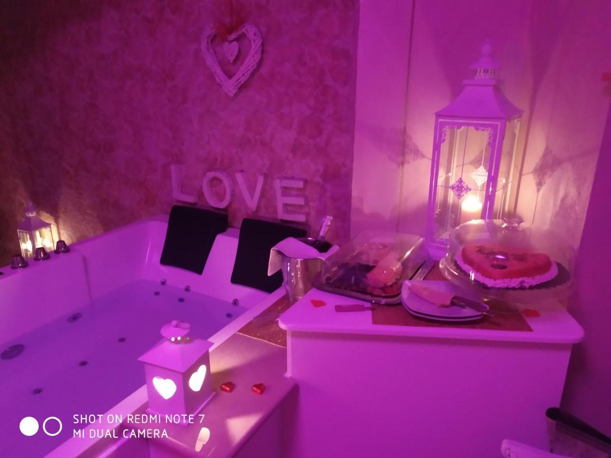 Afrodite Luxury Suite เวเญ ภายนอก รูปภาพ